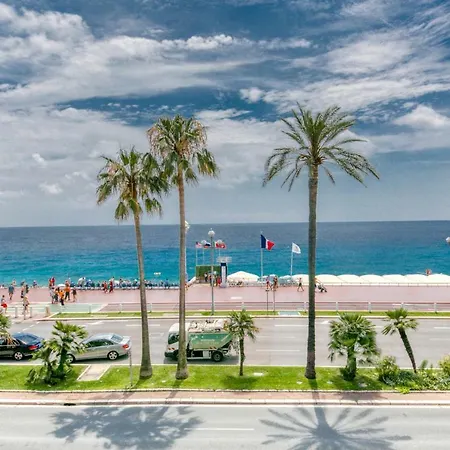 Apartment Studio On The Promenade Des Anglais With Balcony!