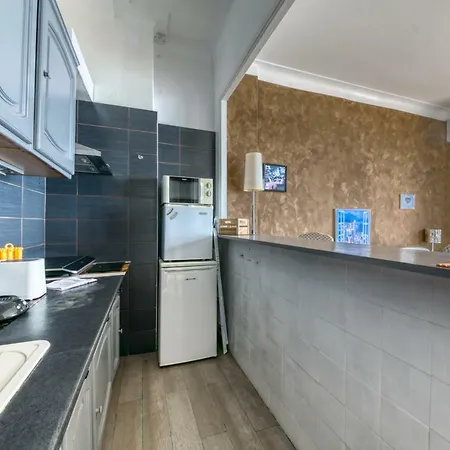 Studio On The Promenade Des Anglais With Balcony! *