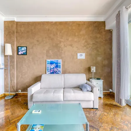 Apartment Studio On The Promenade Des Anglais With Balcony! *